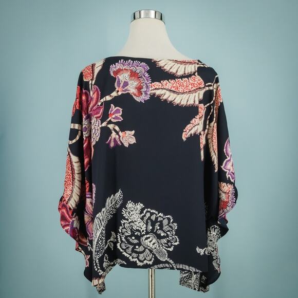 Chico's 3 Size XL Black Floral Print Short Sleeve Ruffle Boat Asymmetrical Top - Picture 3 of 5